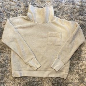 Vineyard vines funnel neck Sherpa